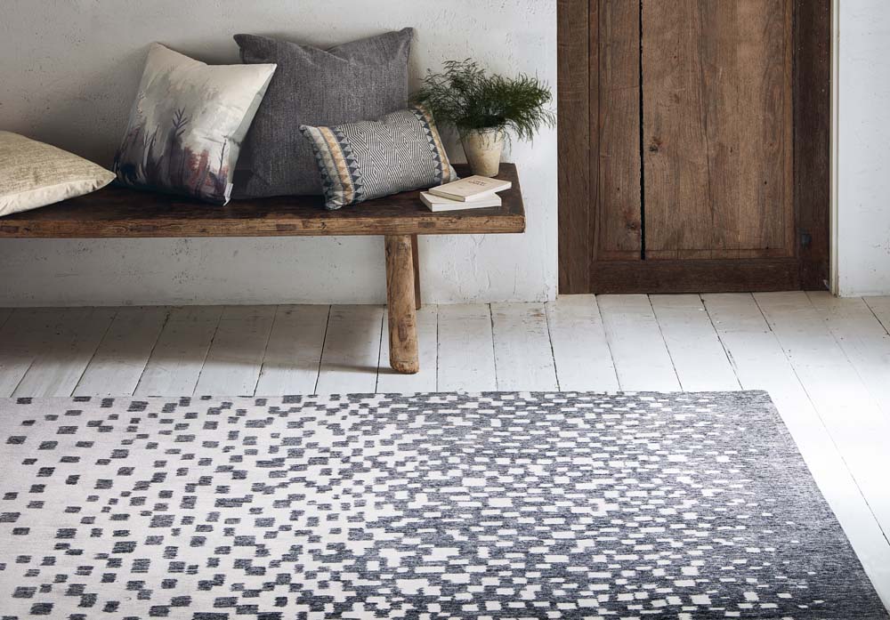 Villa Nova Freyr Rug - Carbon